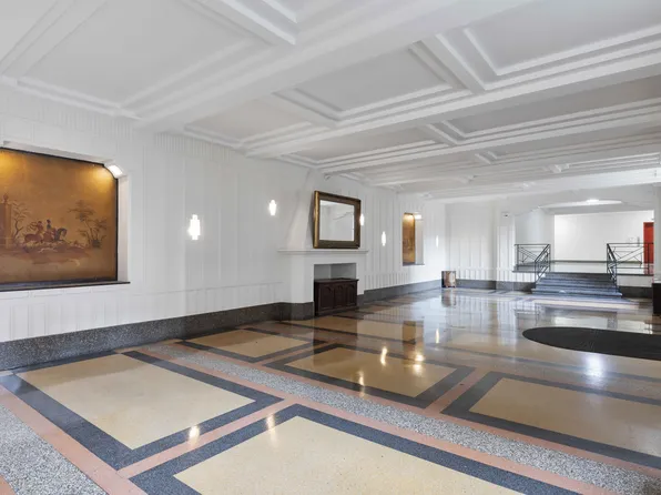 59-11 Queens Boulevard image 7 of 9