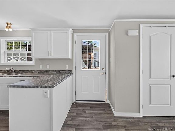 3rd image of 38 Ulysse St