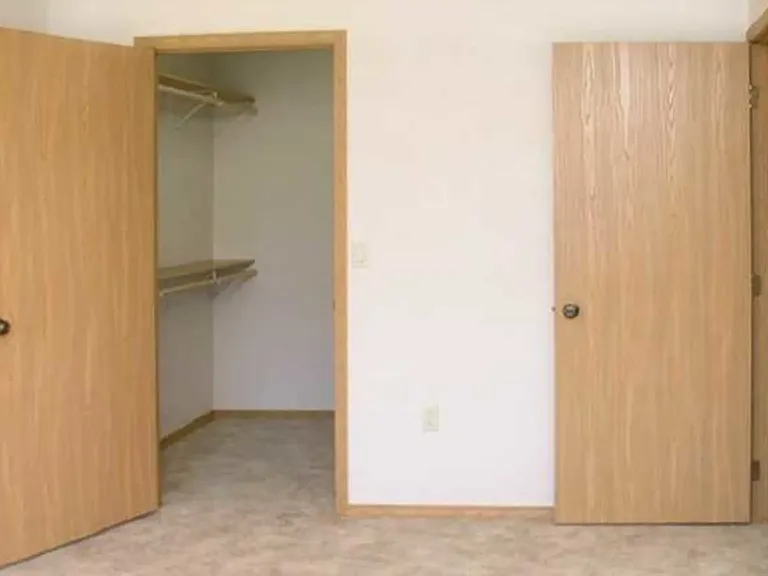 Deerbrook Apartments — Photo 6