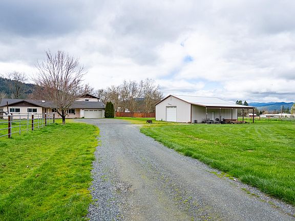 3rd image of 2453 Stringer Gap Rd