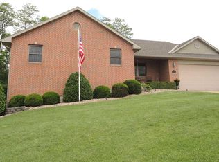 2423 Drake Dr, Quincy, IL 62305