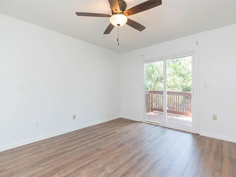 8510 N Tampa St #B — Photo 13
