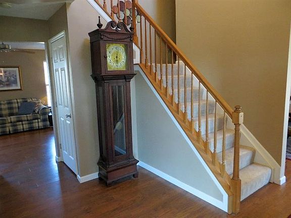 2nd image of 1645 Cantebury Ln