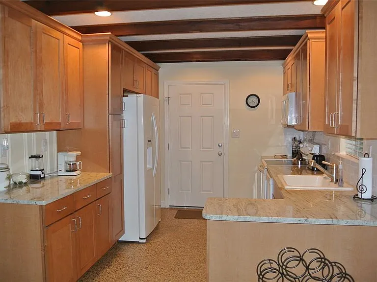 401 Oakwood Ave #A — Photo 8