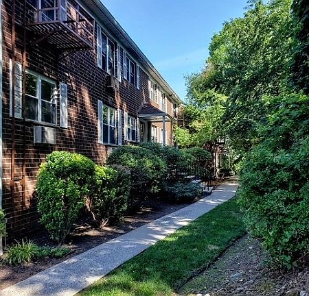 2nd image of 100 Pierson Miller Dr APT F12