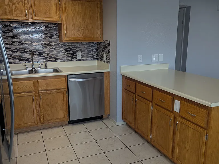 433 Mesa Blvd #201 — Photo 8