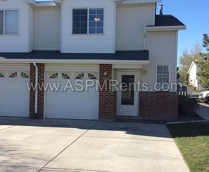3235 W Brynwood Pine Bay — Photo 1