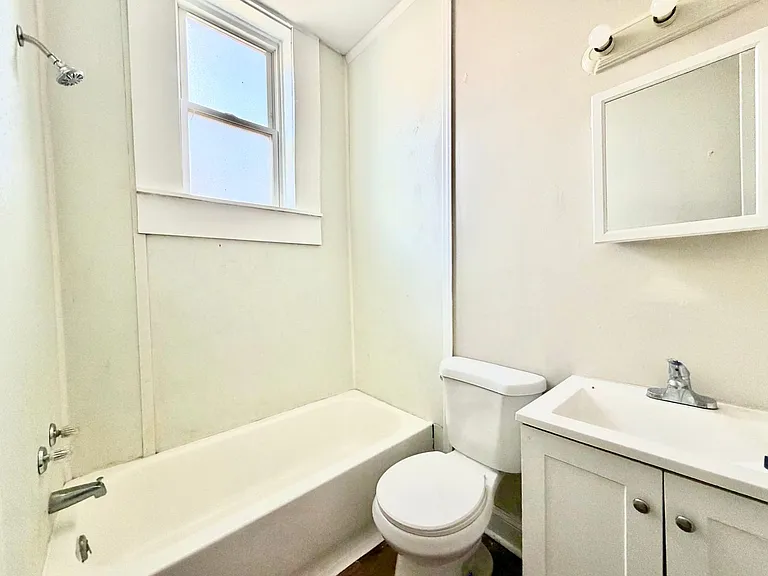 3640 Reading Rd — Photo 6
