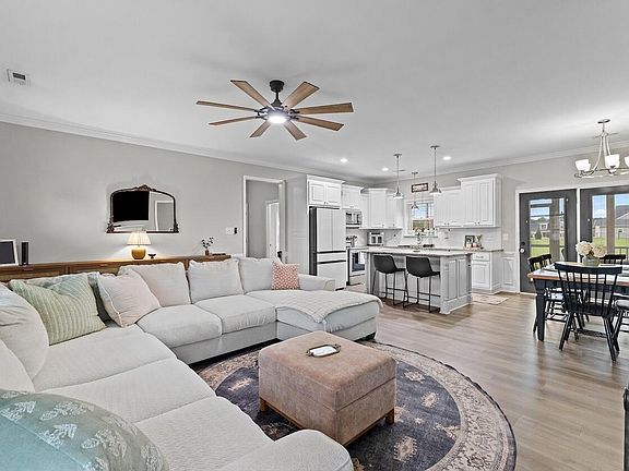 4th image of 93 Yurman Ln