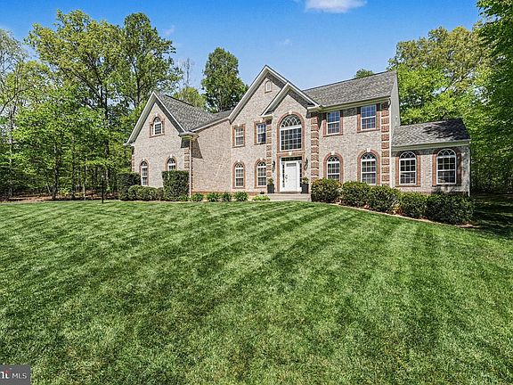 5th image of 35 Mills Hollow Dr