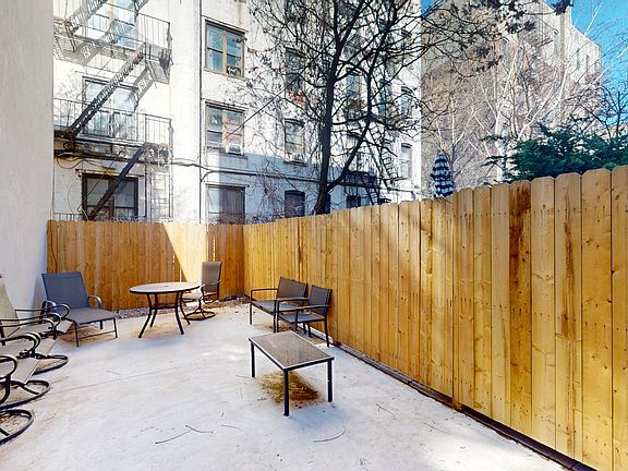 5th image of 313 S 4th St APT 1C