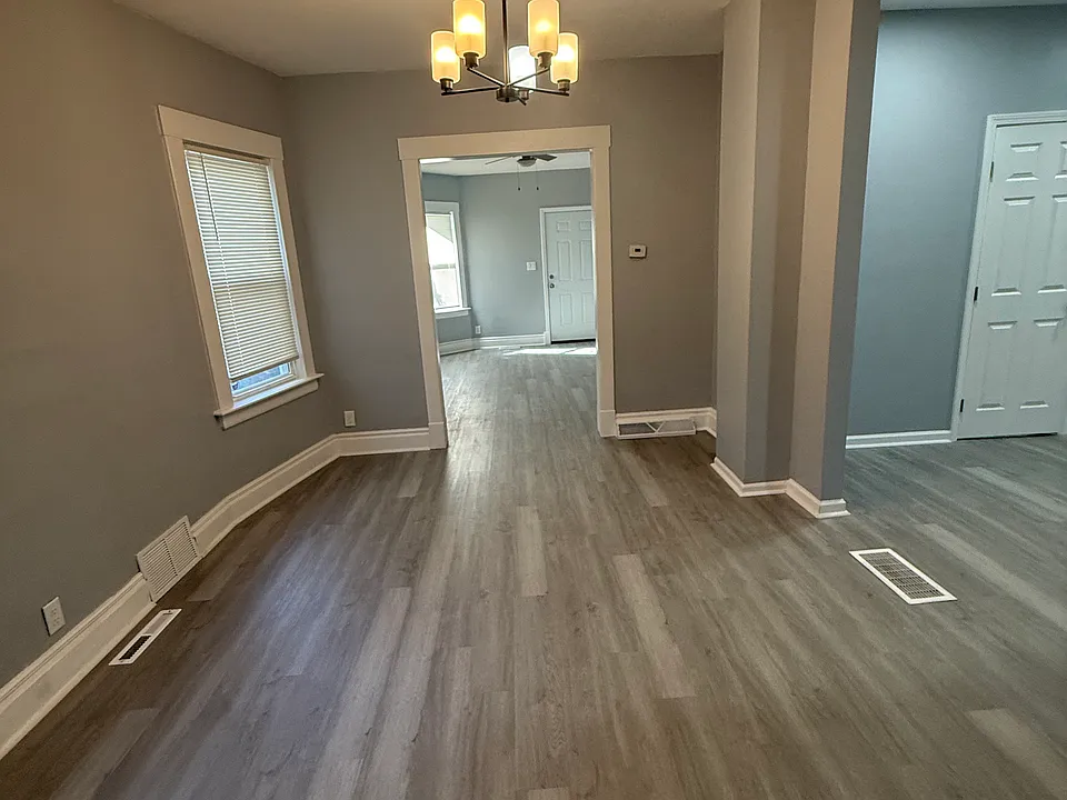 1406 Western Ave