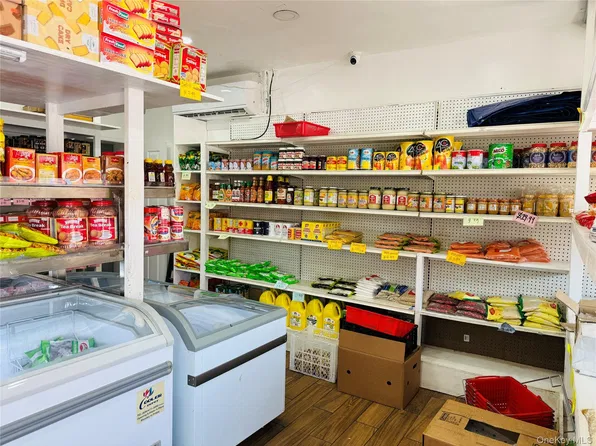 18020 Hillside Ave, Jamaica, NY 11432