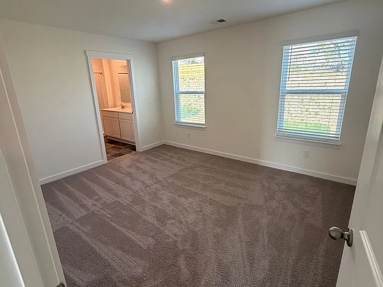 7033 Randleman Dr — Photo 14