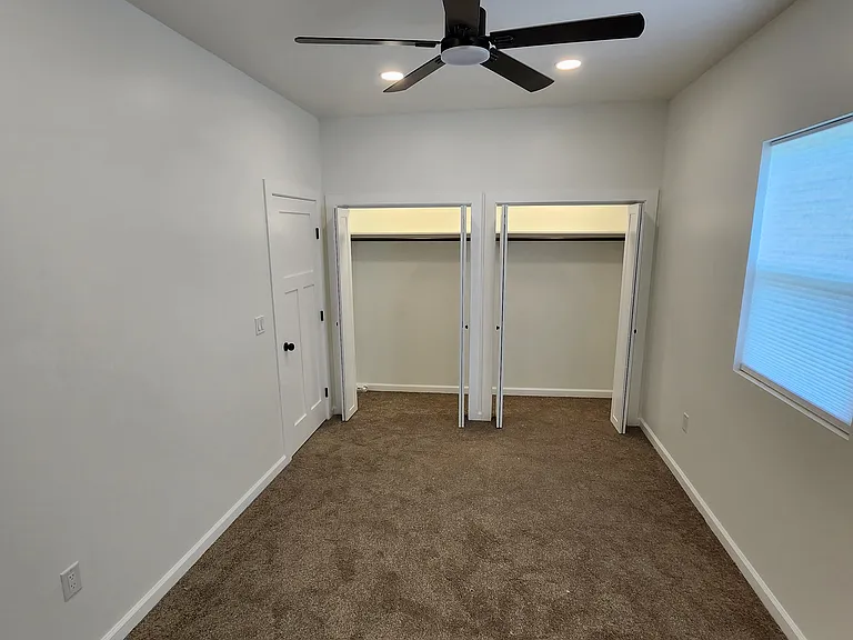 202 E Randolph St — Photo 12