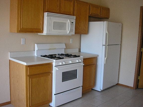 5th image of 662 Winfield Dr