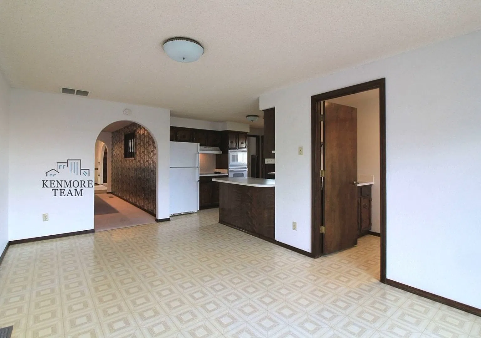 3 Bedroom, 3 Bath Home with a View — Photo 4
