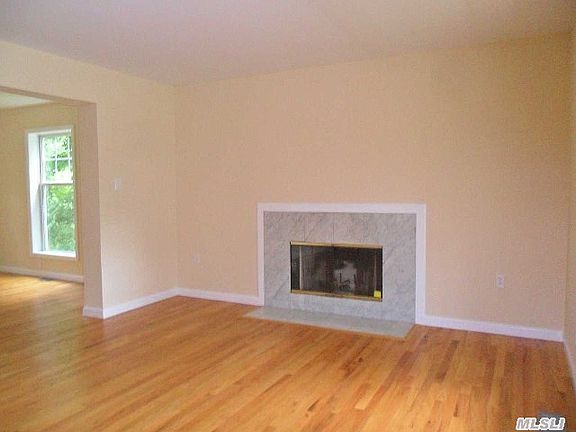 4th image of 13 Houghton Blvd