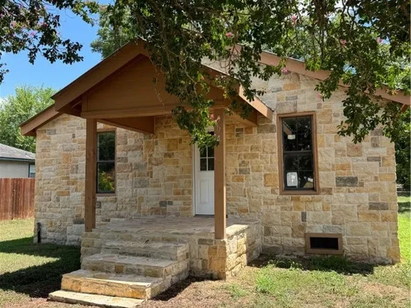 504 State Highway 123 S, Stockdale, TX 78160
