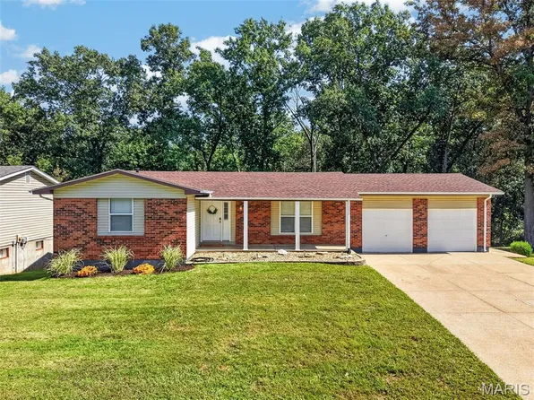 1114 Patsy Ln, O'Fallon, MO 63366