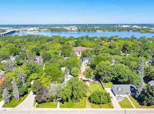 2550 S Webster Ave, Green Bay, WI 54301