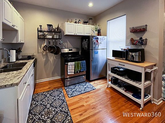 4th image of 2618 N Wayne Ave #1R