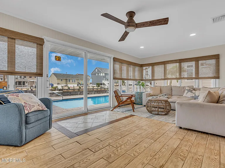 20 Venetian Ct — Photo 6