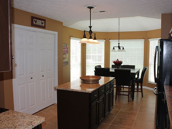3rd image of 6831 Cardindale Dr