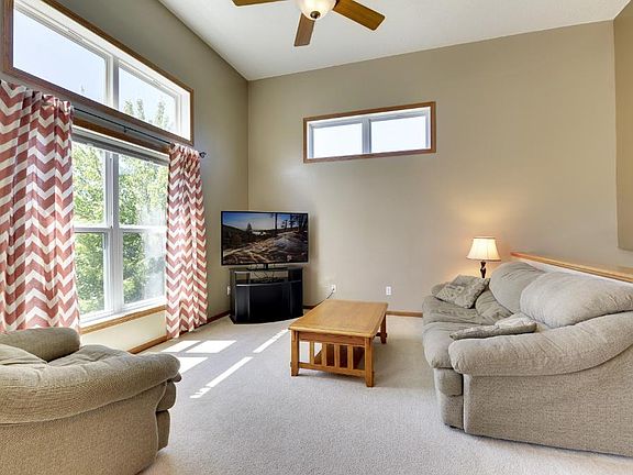 5th image of 15427 Foster Dr N