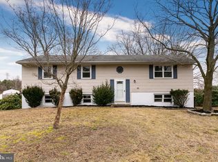 11 Kenwyck Ct, Sicklerville, NJ 08081
