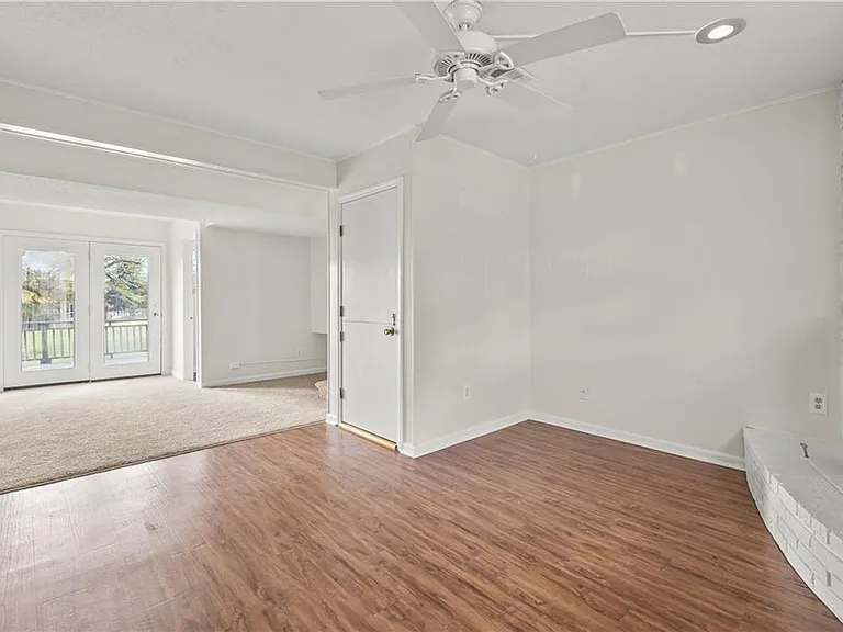 5401 W 102nd St — Photo 9