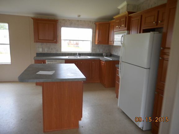 4th image of 3722 Silver Lake Dr