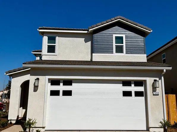 1453 Woodhill Ln, Clovis, CA 93619