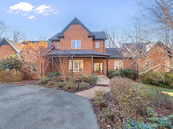 2nd image of 2815 Cola Woods Ln