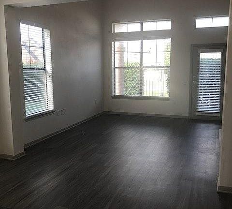 5th image of 2705 Stone Oak Ln
