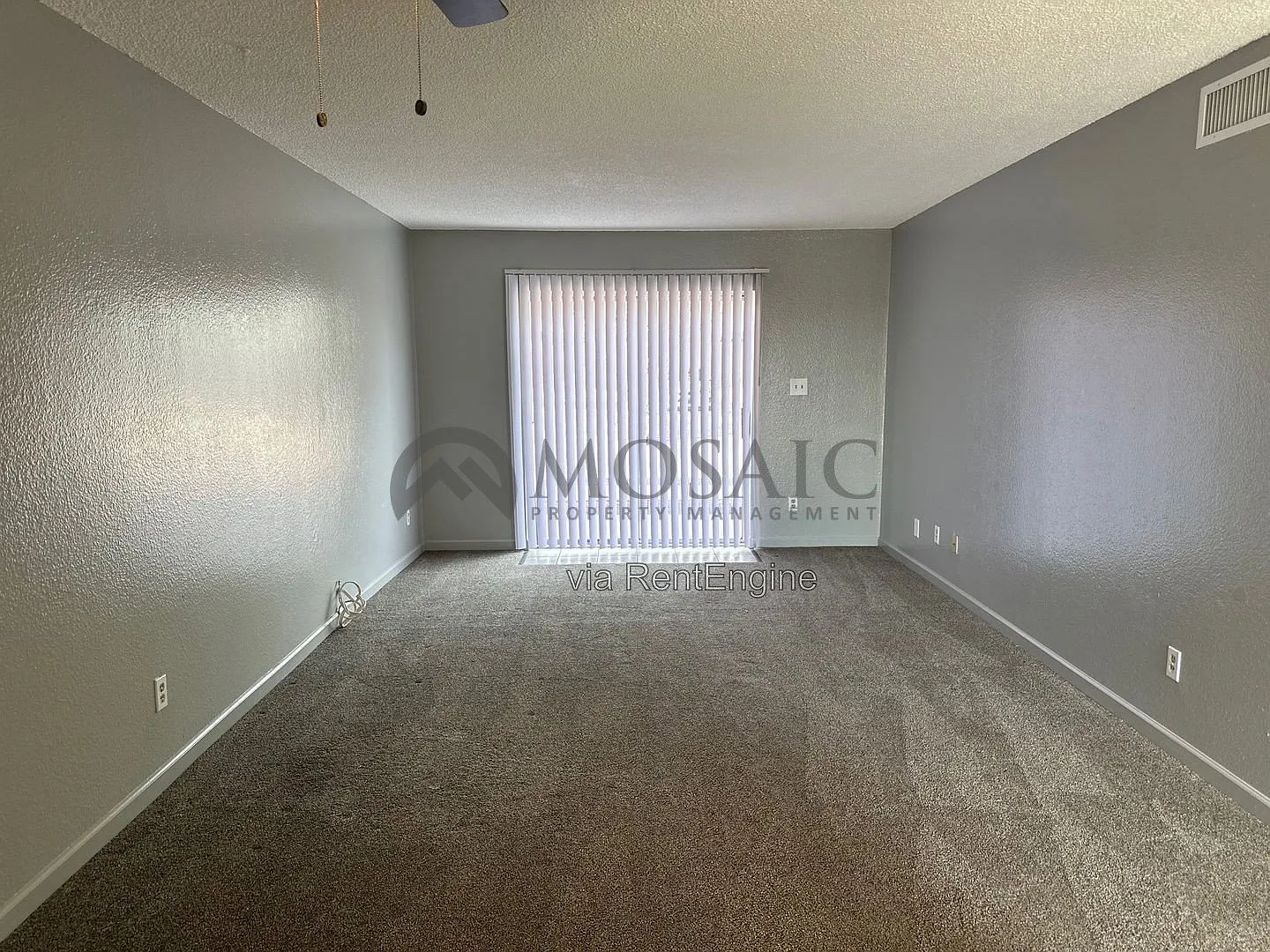 2 bed, 1.0 bath, 861 sqft, $950 — Photo 2