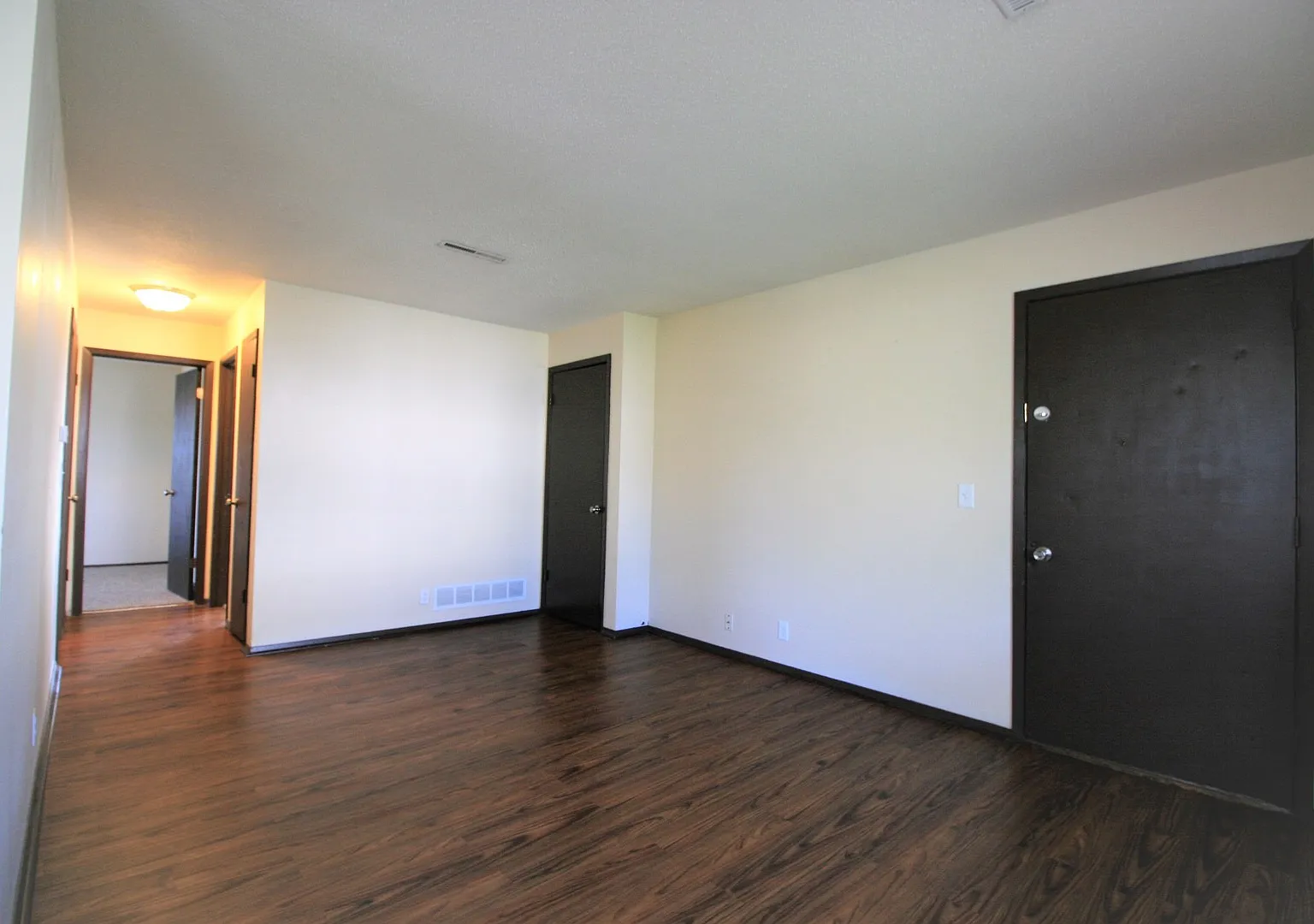 Central Avenue Apartments — Photo 2