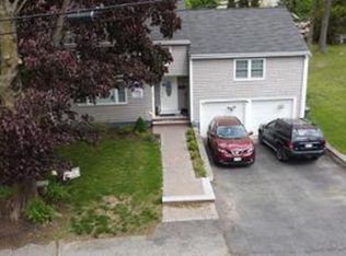 25 Thomas Rd, Lynnfield, MA 01940