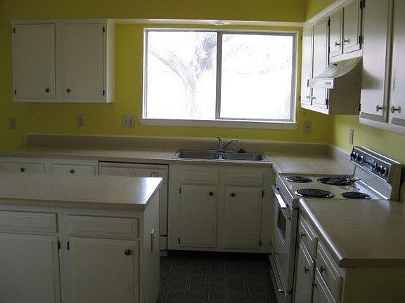 5th image of 2326 Grind Stone Ln
