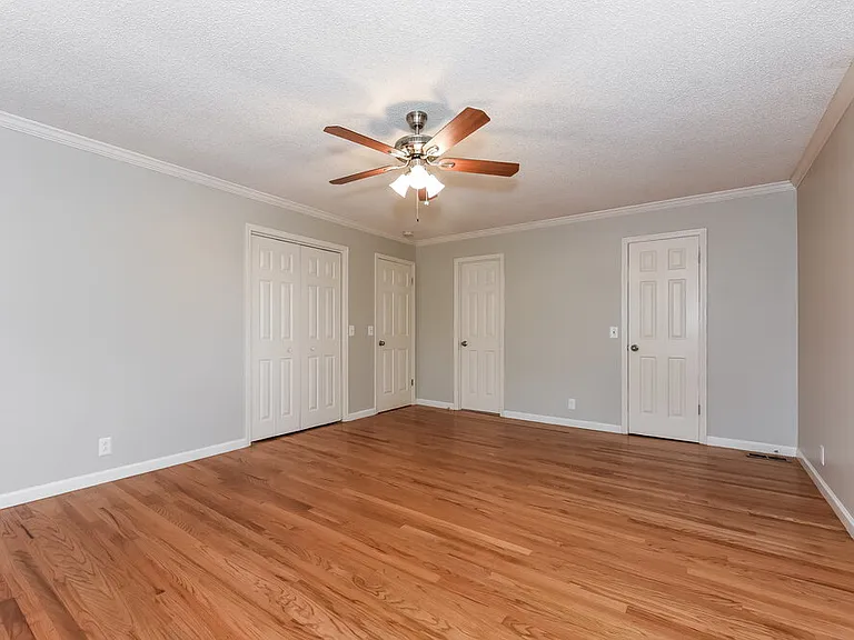 5105 Roxborough Dr — Photo 9