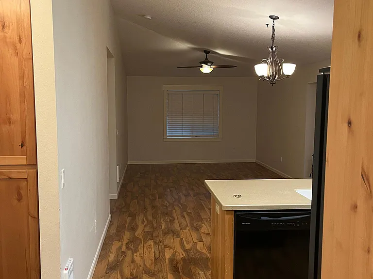 1337 NE Sunrise Ln — Photo 6