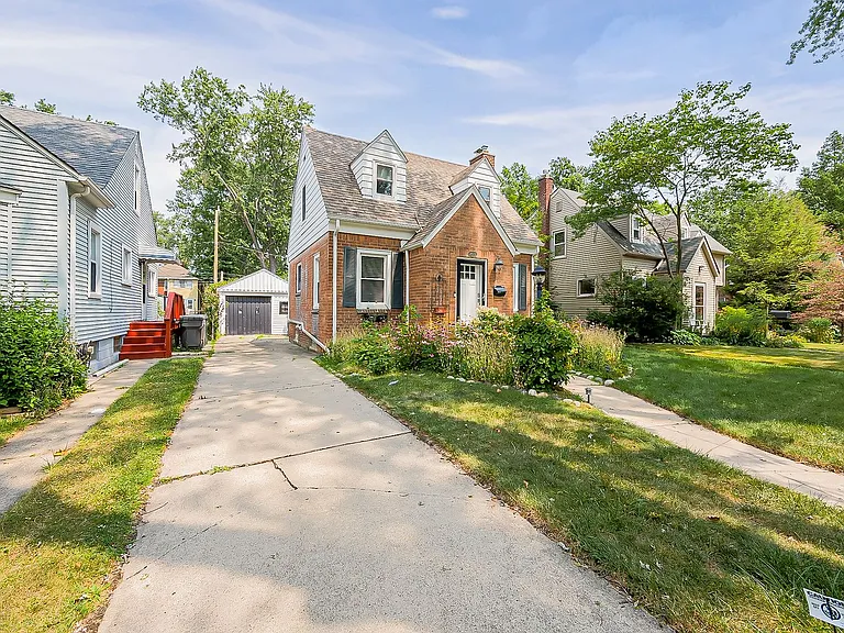 21530 Olmstead St — Photo 38
