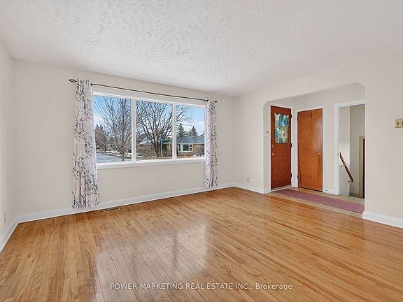 5th image of 944 Eve St