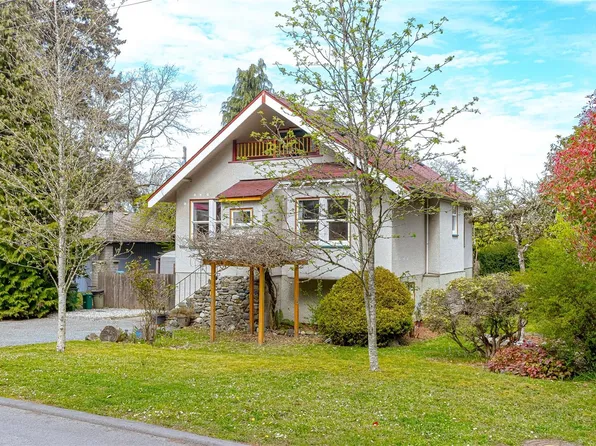 1080 Jasmine Ave, Saanich, BC V8Z 2P4