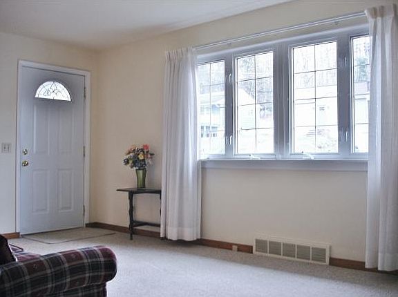 3rd image of 129 Hazel Dr