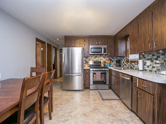 4th image of 75A Reservoir Ave
