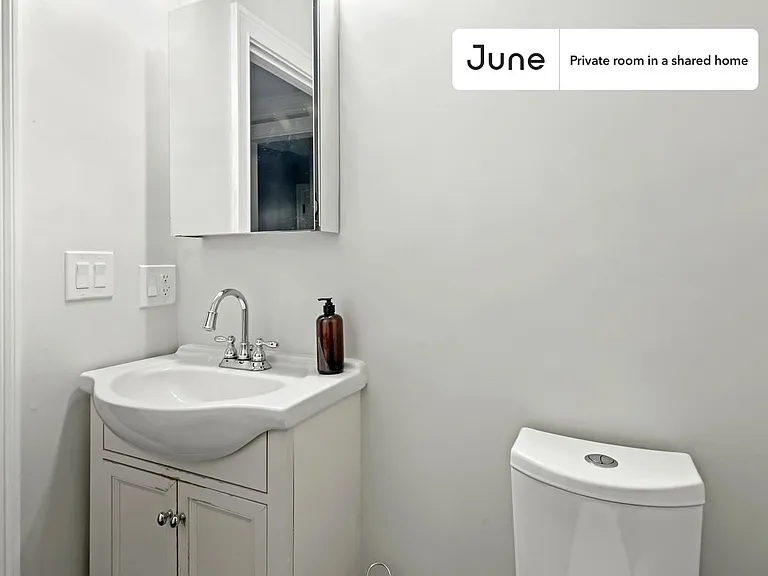490 Washington St #A — Photo 12