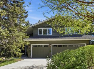 1128 Kildonan Pl SW, Calgary, AB T2V 4B1