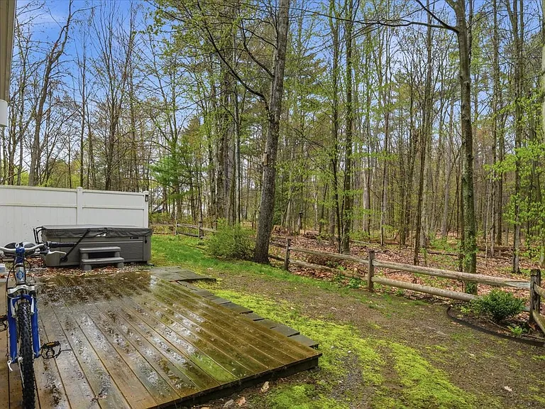 4 Marion Ave #4 — Photo 26