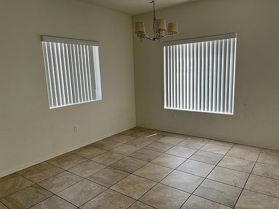 3rd image of 2555 Country Club Dr
